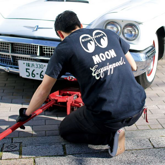 T-shirt MOONEYES Moon Equipped